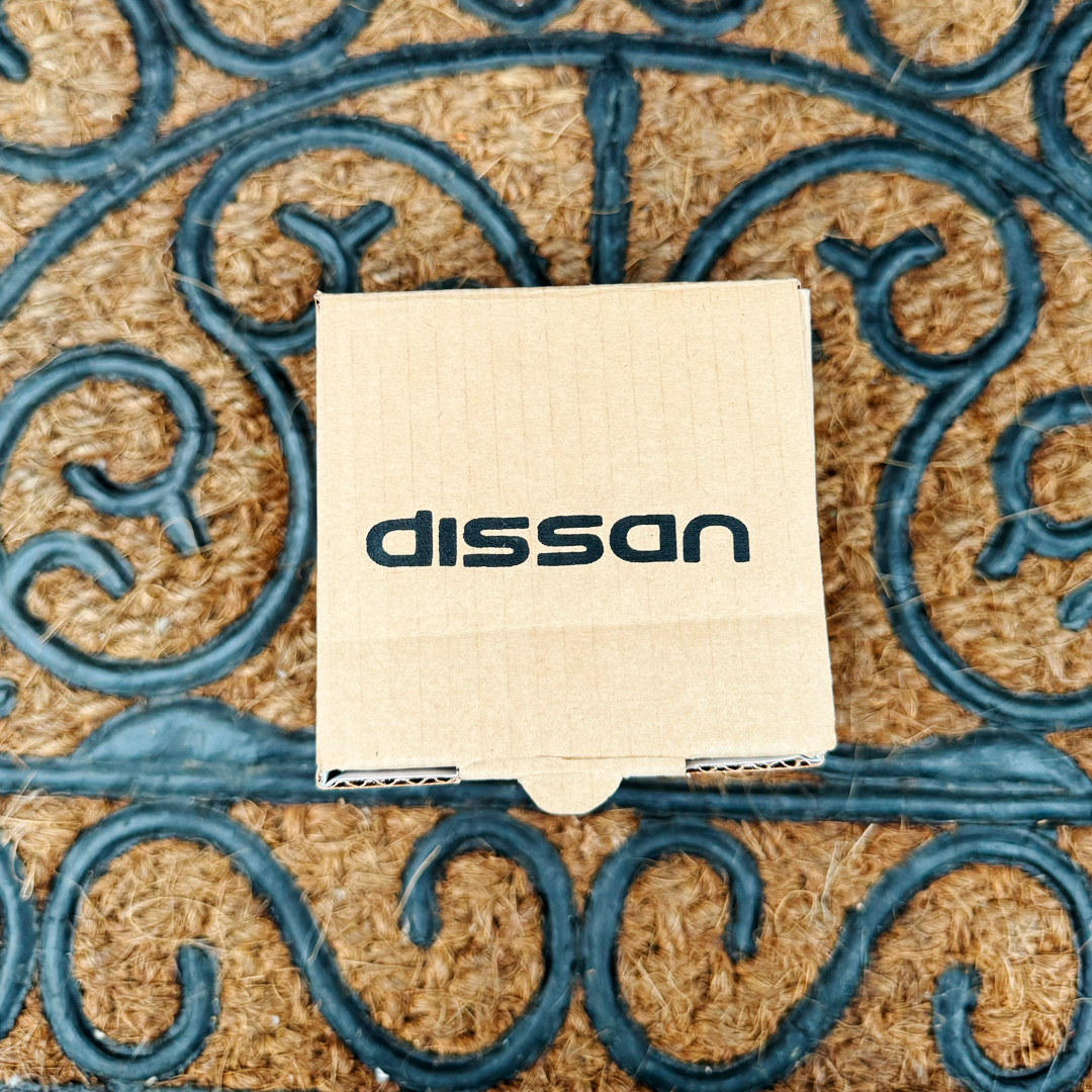 COMBO RESTAURADOR DE PARTES NEGRAS + TOALLA DE MICROFIBRA + AROMATIZANTE CARRO NUEVO